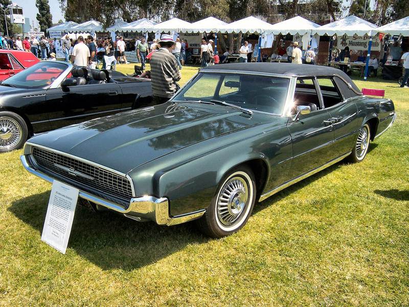 1967 Green Ford Thunderbird Fordor